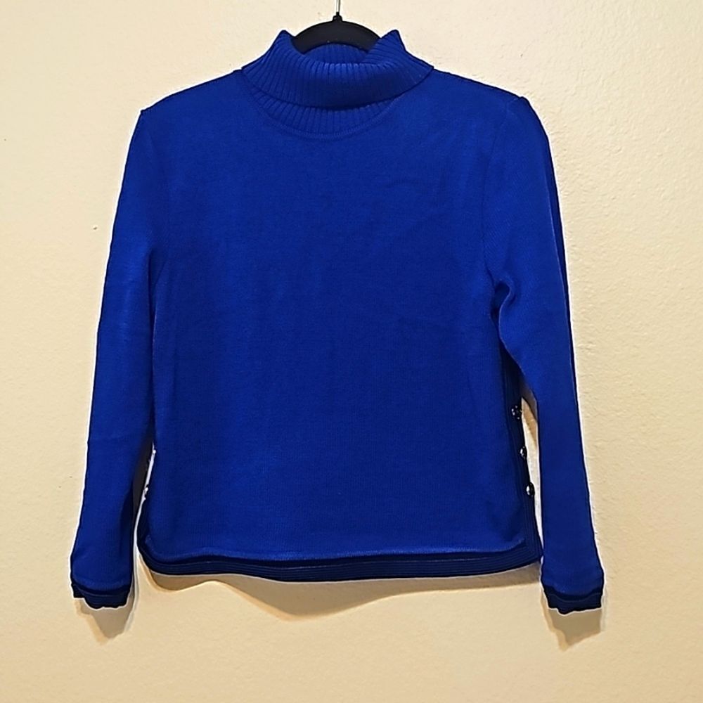 St. John Santana knit vintage turtleneck‎ sweater. Small